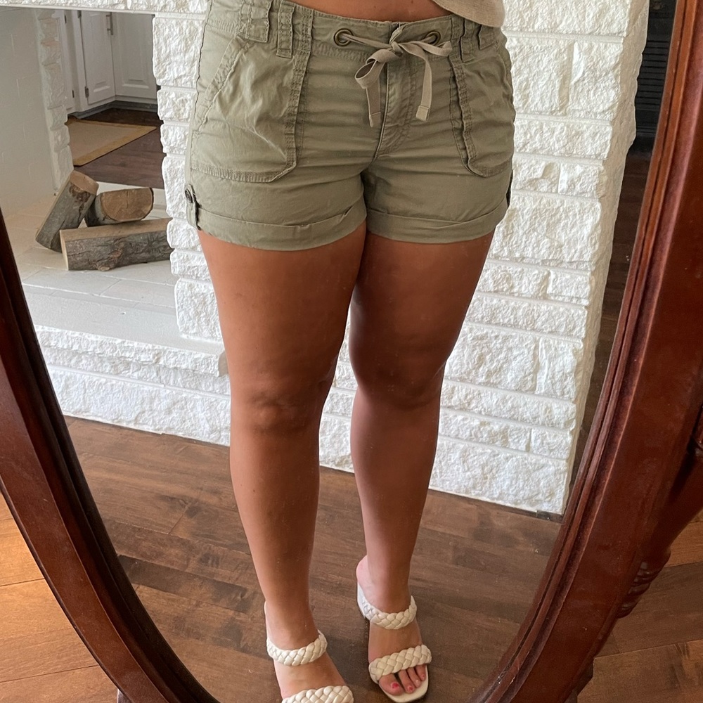 ✅EUC LOFT Drawstring Shorts - Picture 4 of 7